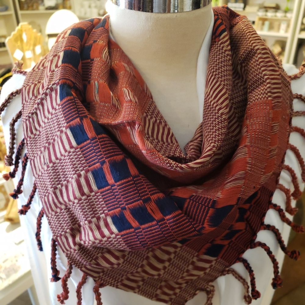 handmade scarf woven in waist loom technique, made